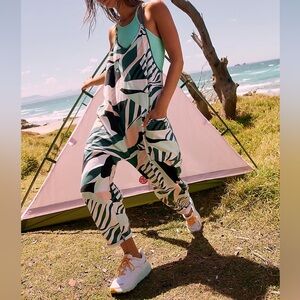 Hot shot printed onesie in Peached Ivory Combo sz M